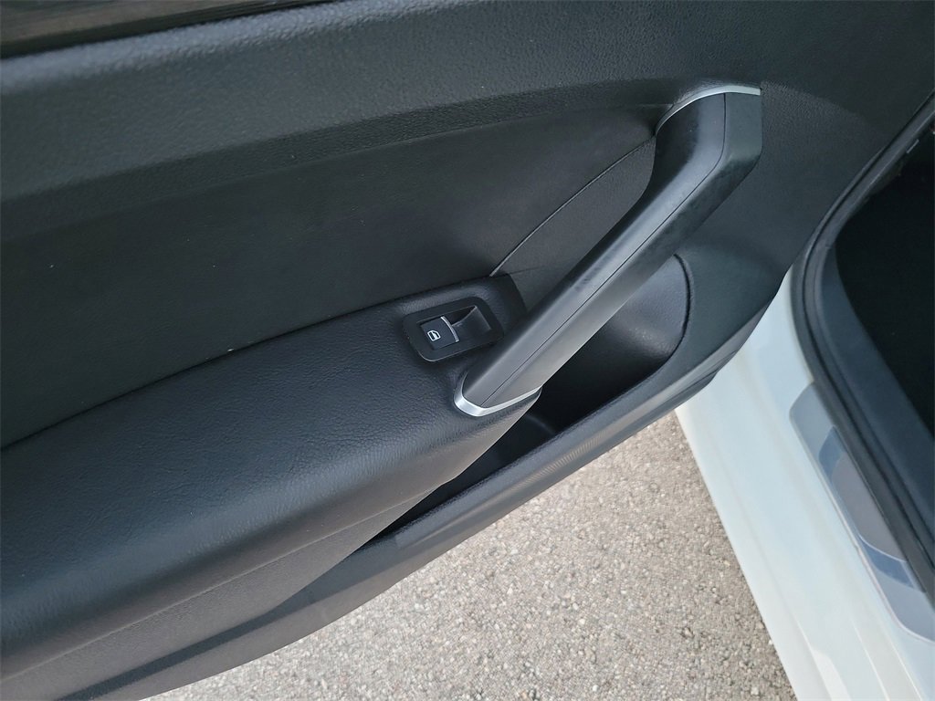 Certified 2022 Volkswagen Passat 2.0T R-Line image 12