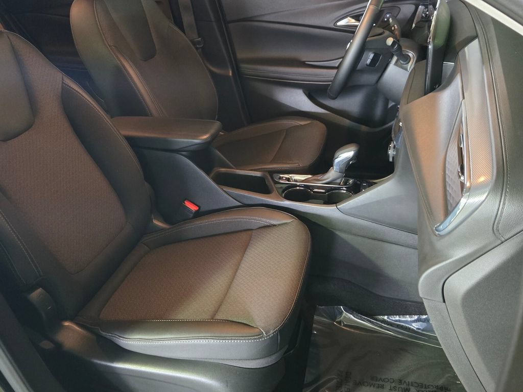 Used 2025 Buick Encore GX Preferred w/ Comfort Package FWD image 19