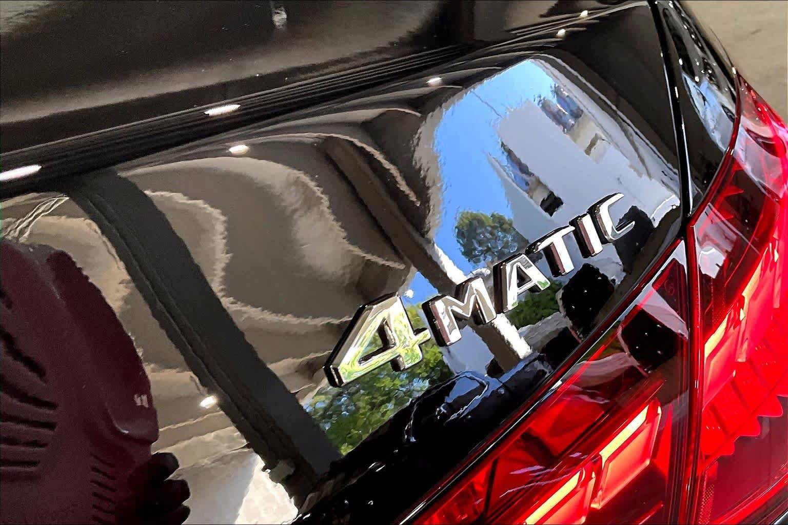 Used 2025 Mercedes-Benz C 300 4MATIC Sedan image 10