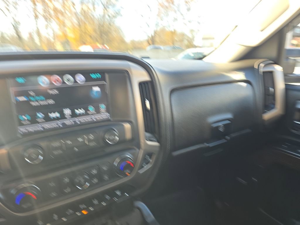 Used 2018 GMC Sierra 2500 Denali image 34