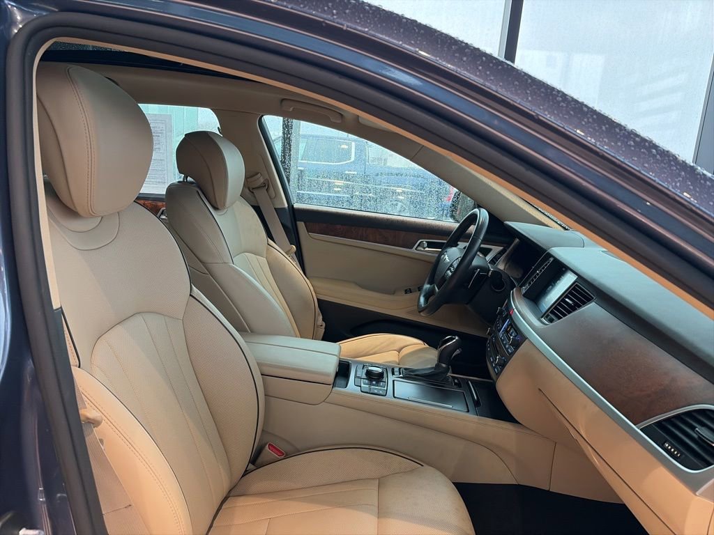 Used 2015 Hyundai Genesis 3.8 w/ Option Group 04 image 9