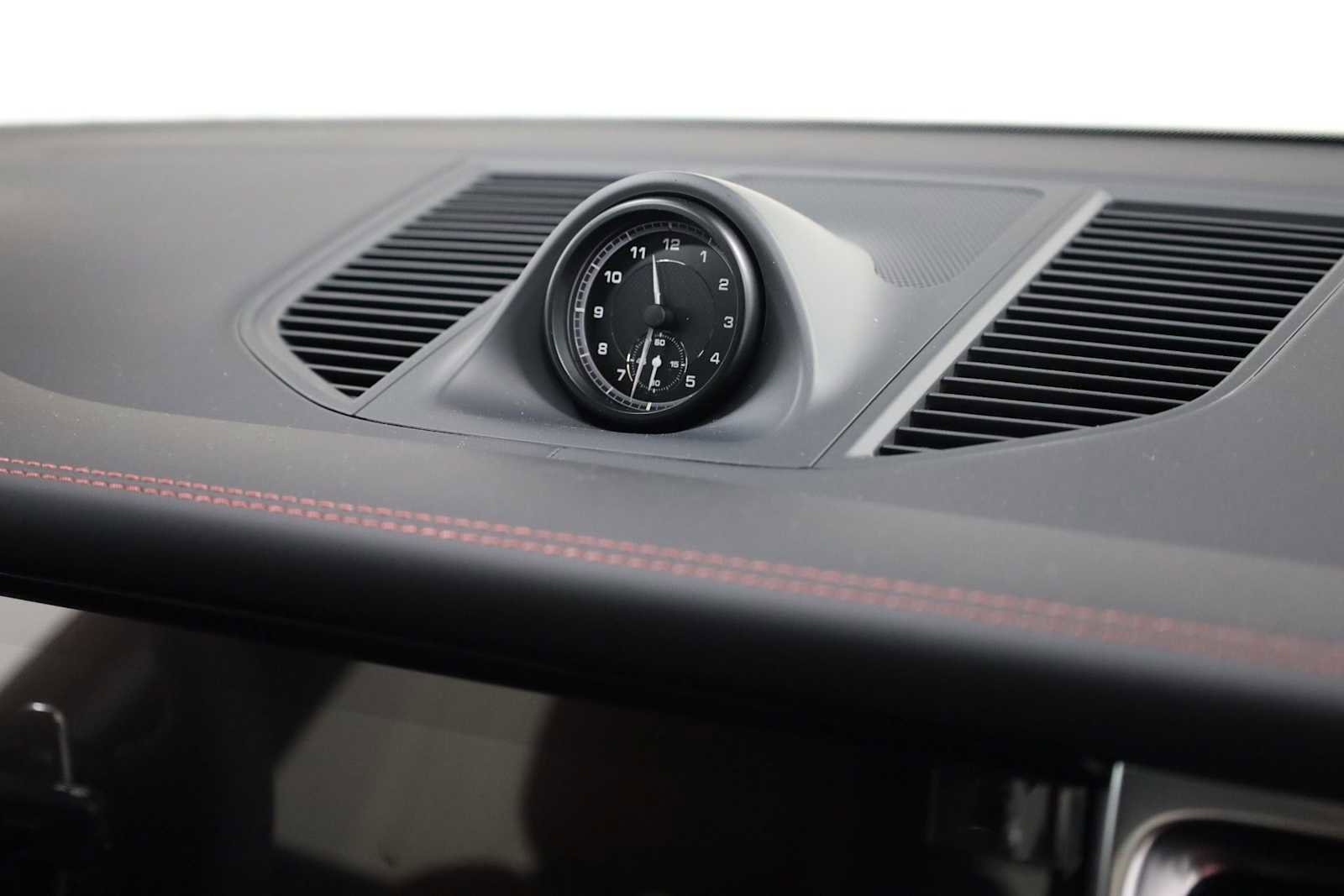 New 2026 Porsche Macan image 23