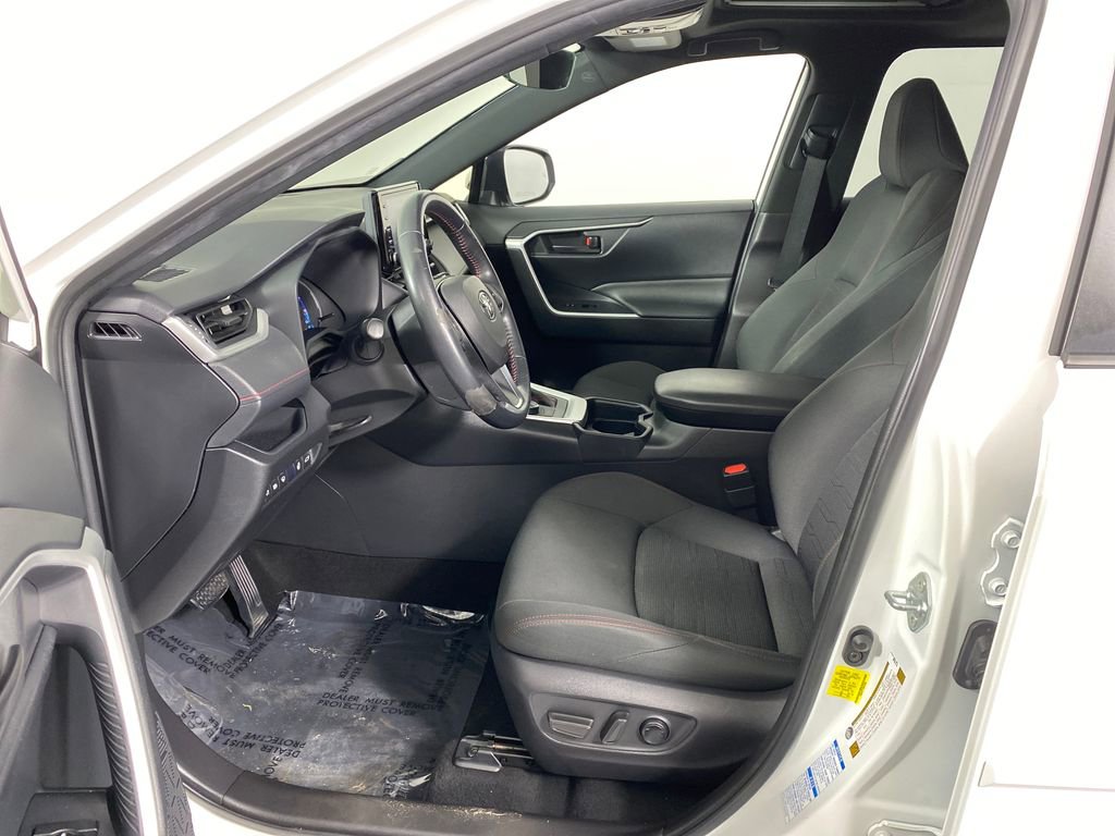 Certified 2021 Toyota RAV4 SE image 7