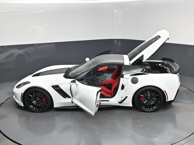 Used 2016 Chevrolet Corvette Z06 w/ 3LZ Preferred Equipment Group RWD image 17