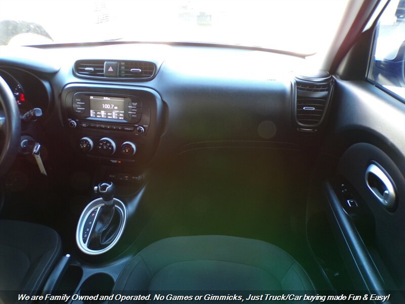Used 2018 Kia Soul FWD image 31