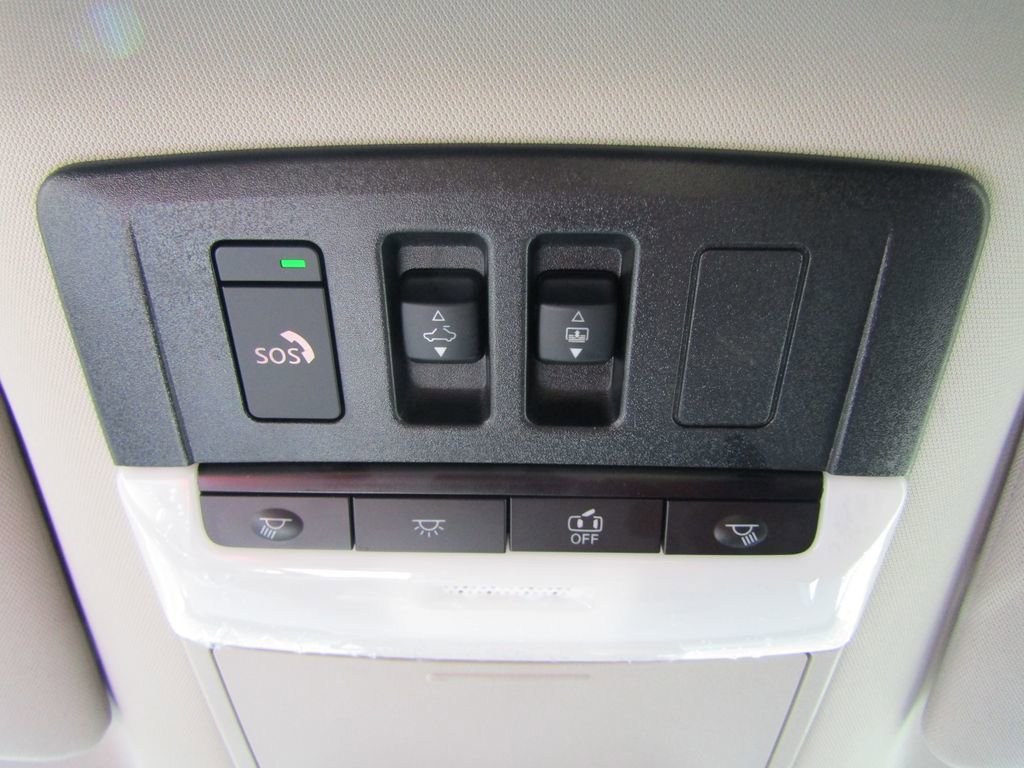 Used 2025 Nissan Pathfinder Platinum w/ Cargo Package AWD/4WD image 35