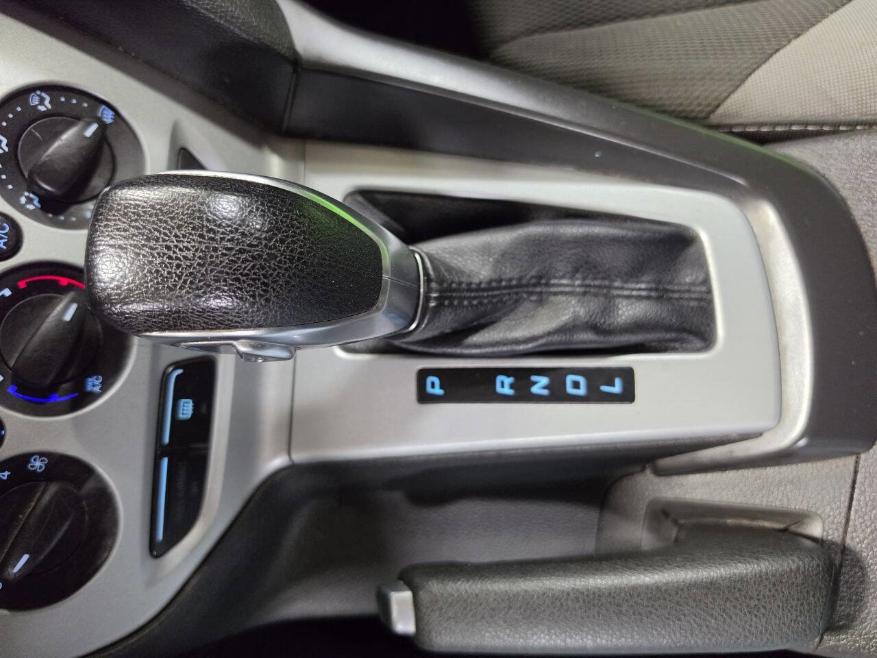 Used 2014 Ford Focus SE w/ SE Winter Package image 29