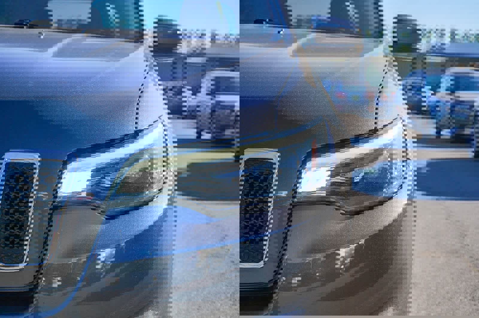 Used 2019 Jeep Cherokee Limited image 9