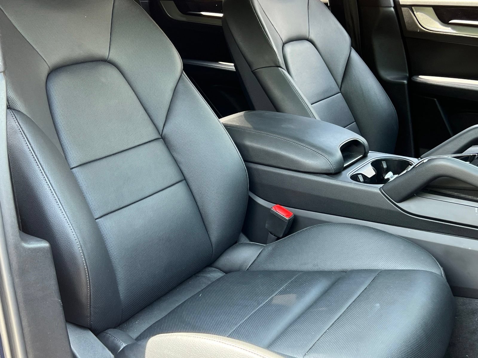 Certified 2025 Porsche Cayenne S AWD/4WD image 17