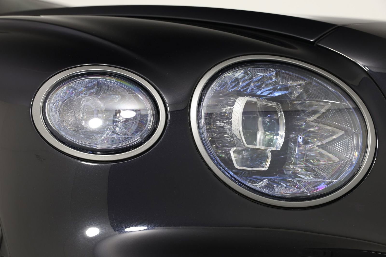 Used 2024 Bentley Flying Spur W12 image 13