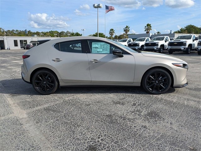 New 2025 MAZDA MAZDA3 Hatchback w/Premium Plus Pkg image 3
