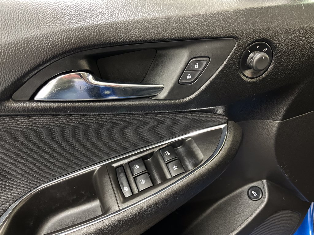 Used 2018 Chevrolet Cruze LT w/ Convenience Package FWD image 21