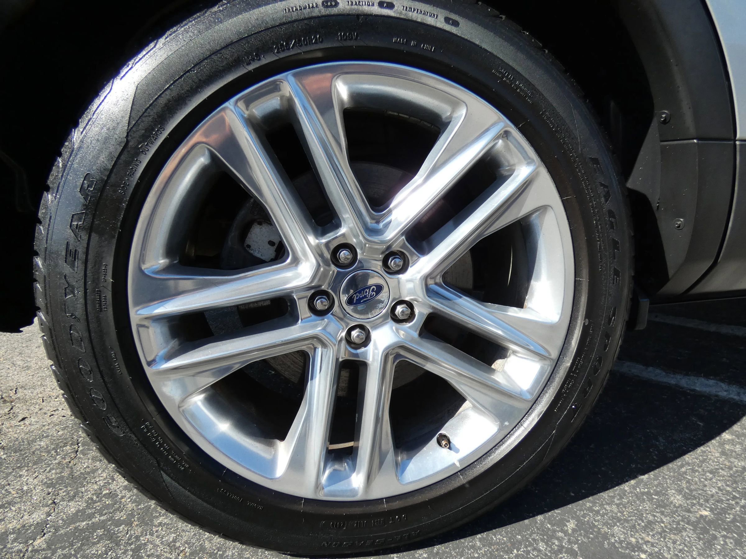 Used 2017 Ford Explorer XLT w/ Equipment Group 202A image 19