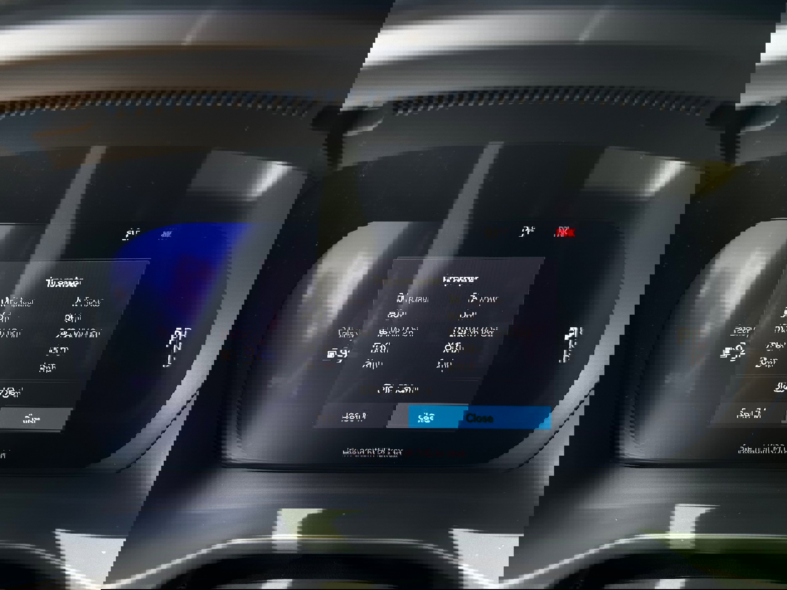 Used 2025 Volvo EX40 Core image 20