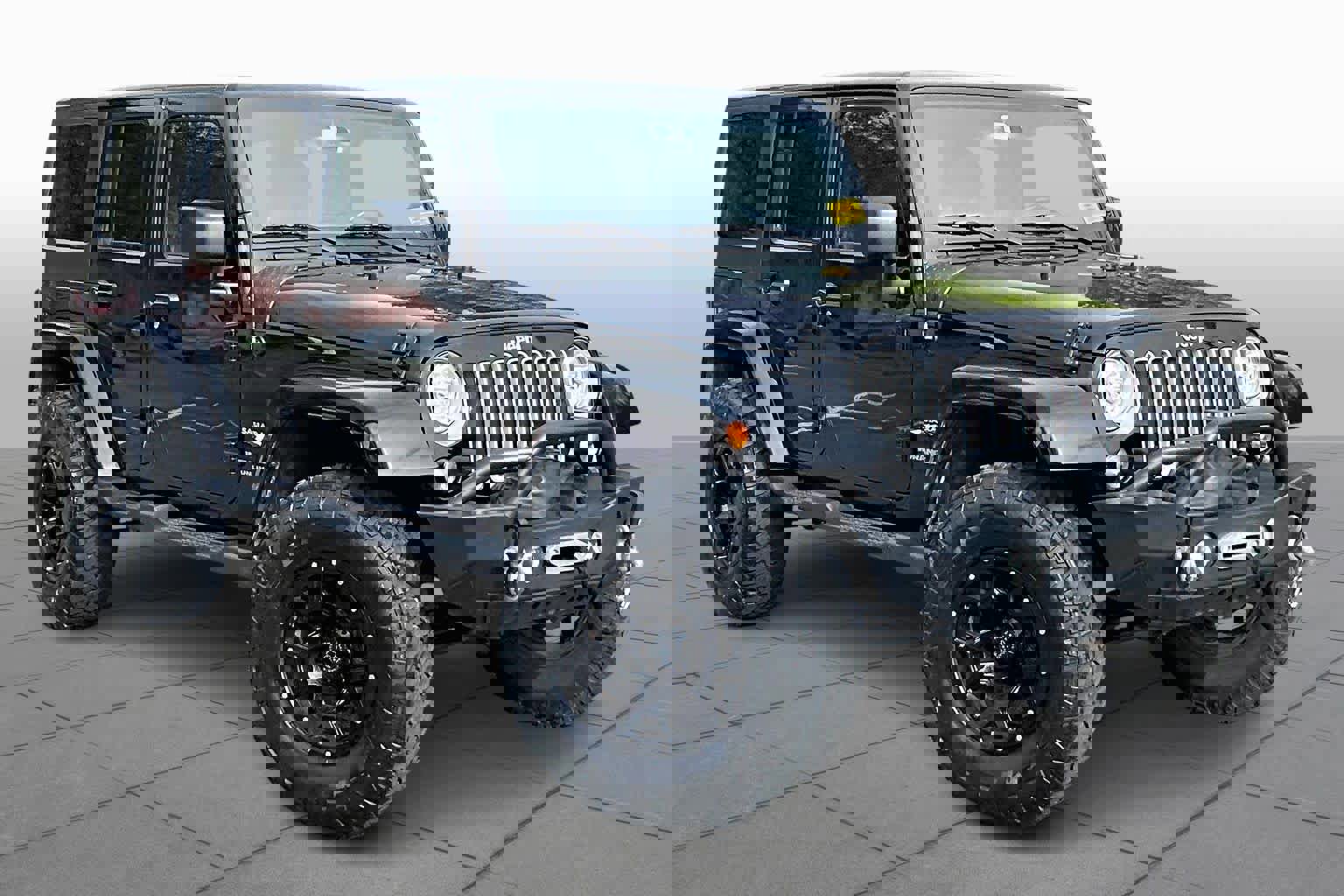 Used 2017 Jeep Wrangler Unlimited Sahara image 3