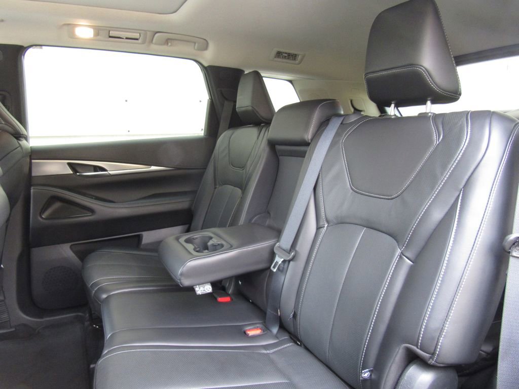 Used 2025 INFINITI QX60 Luxe image 16