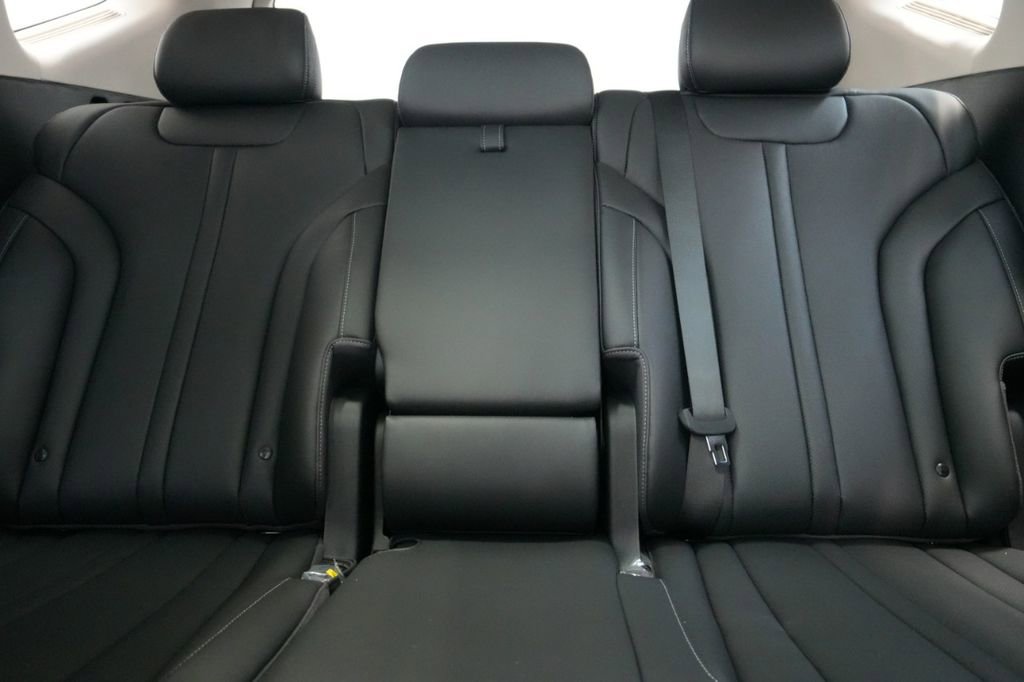 New 2025 Genesis GV80 2.5T Select image 27