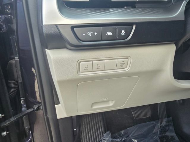 Used 2024 Kia Carnival LX FWD image 30