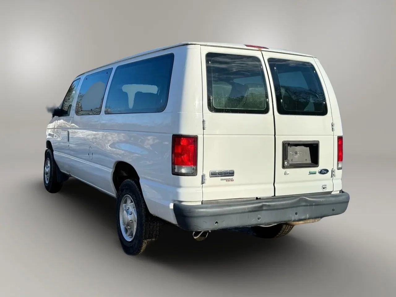 Used 2014 Ford E-250 and Econoline 250 w/ Power Group RWD image 5