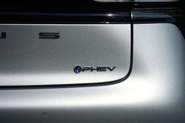 Used 2026 Toyota Prius Plug-In Hybrid FWD image 7