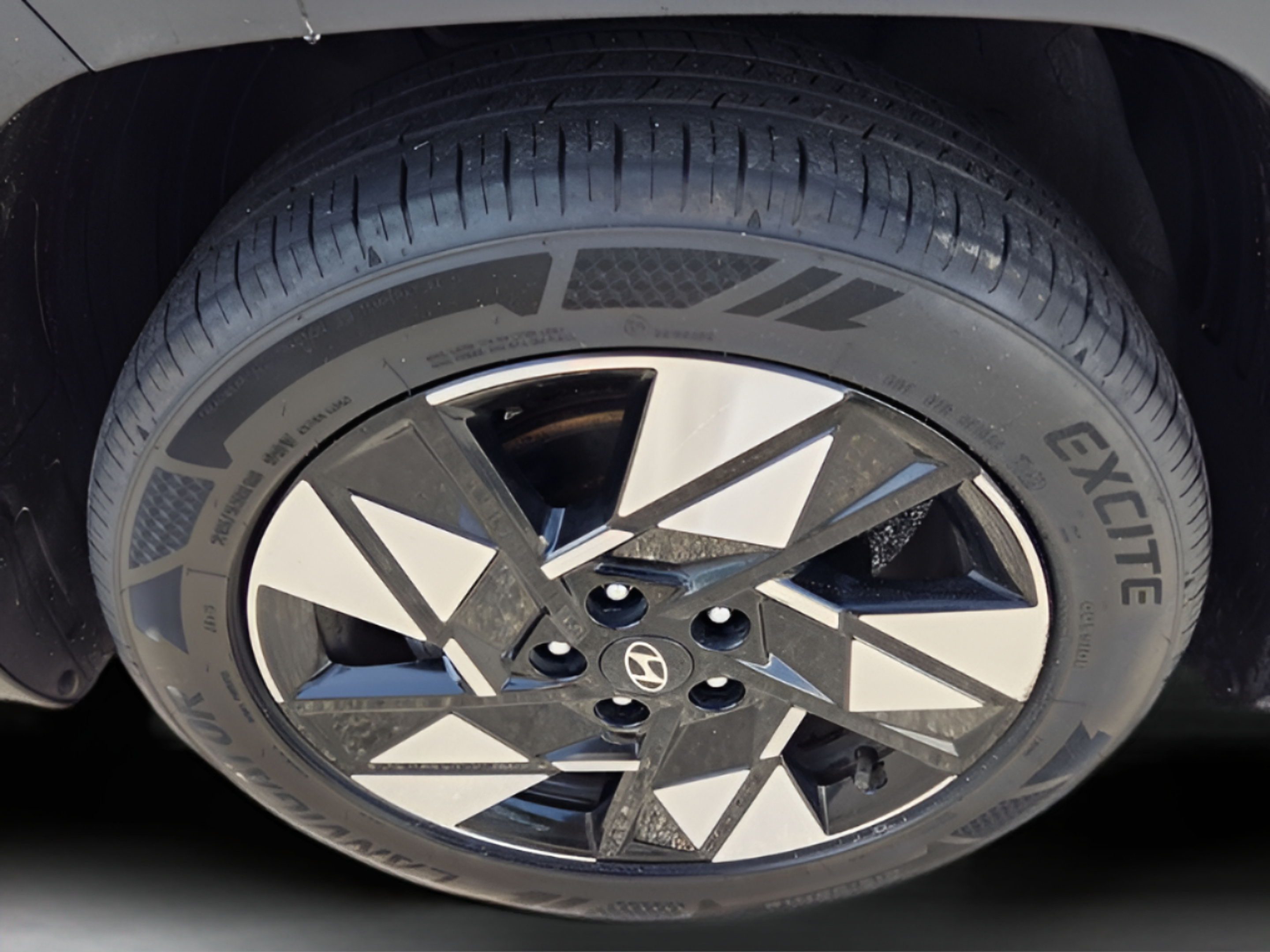 Used 2025 Hyundai Kona SEL FWD image 30
