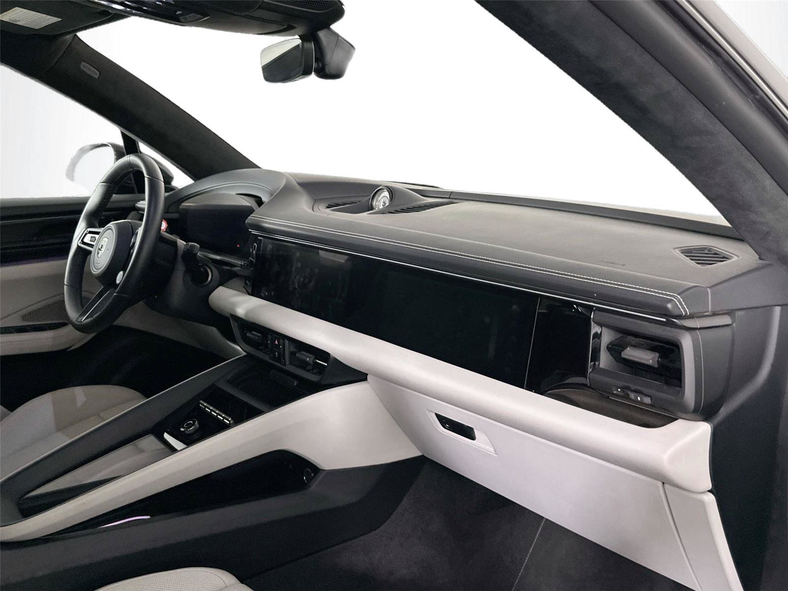 Certified 2024 Porsche Macan Turbo Electric AWD/4WD image 30