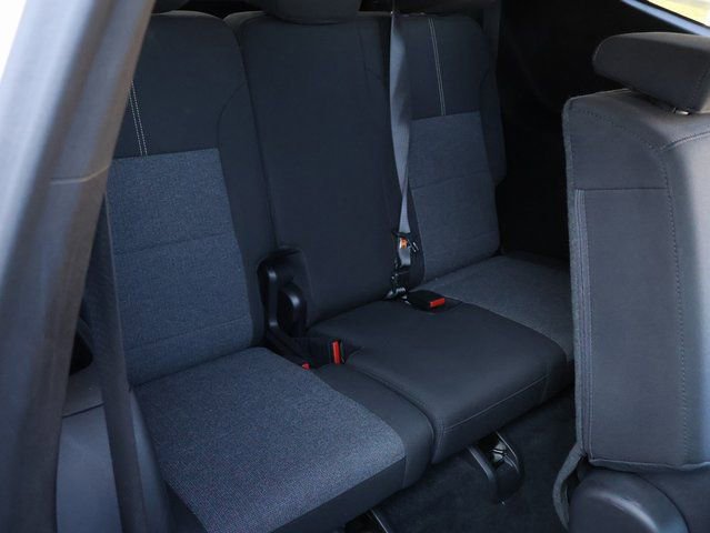 Used 2025 GMC Acadia Elevation image 16