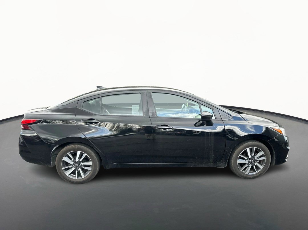 Used 2021 Nissan Versa SV image 2