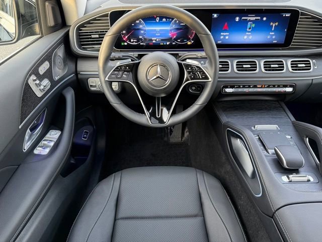 Used 2026 Mercedes-Benz GLS 450 4MATIC image 11