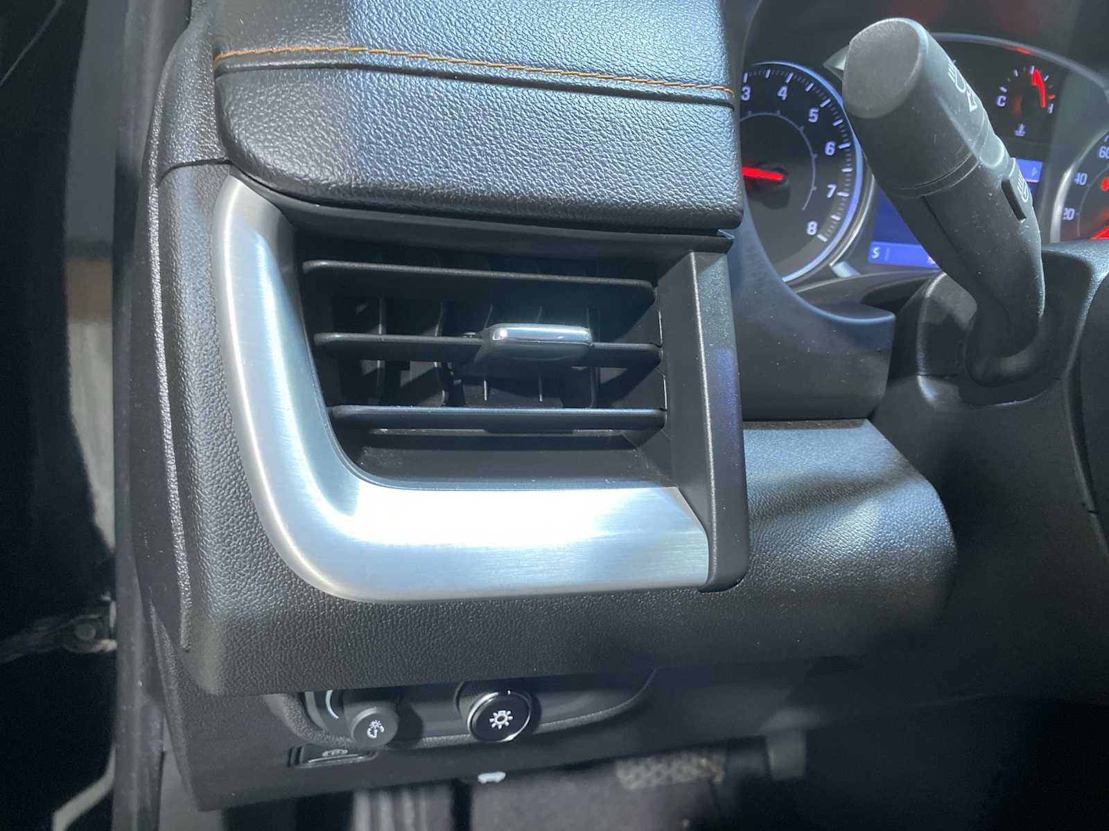 Used 2020 GMC Terrain SLE w/ Driver Convenience Package image 24