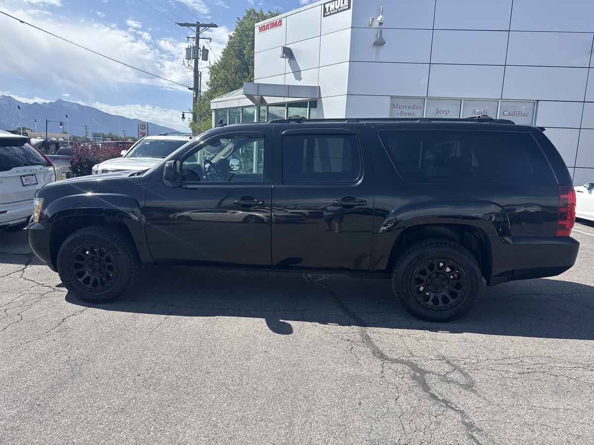 Used 2009 Chevrolet Suburban LT AWD/4WD image 8