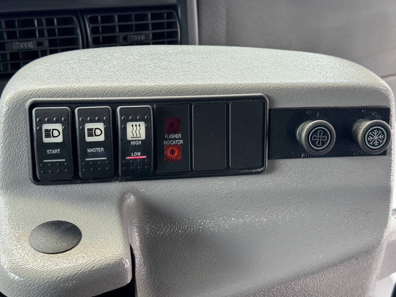 Used 2004 Chevrolet Express 3500 w/ School Bus Package RWD image 55