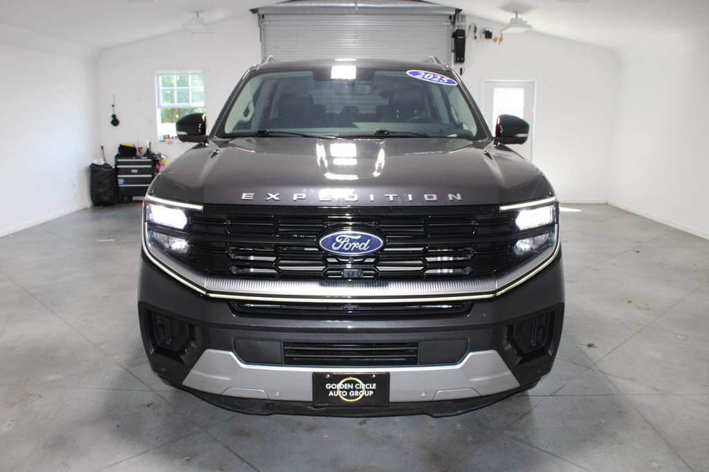 Used 2025 Ford Expedition Platinum w/ Platinum Ultimate Package AWD/4WD image 60