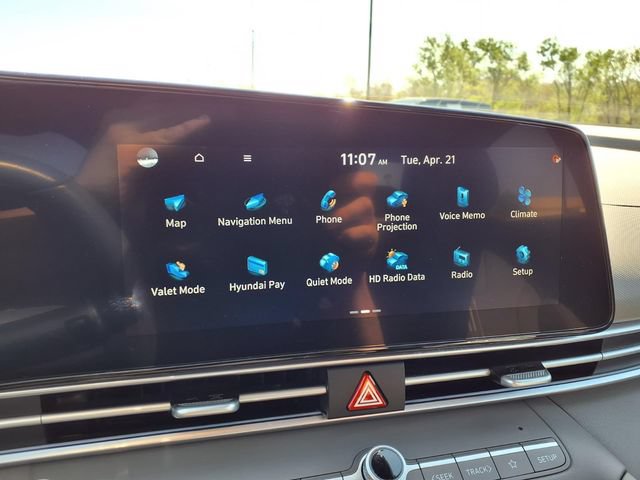Used 2025 Hyundai Elantra SEL FWD image 57