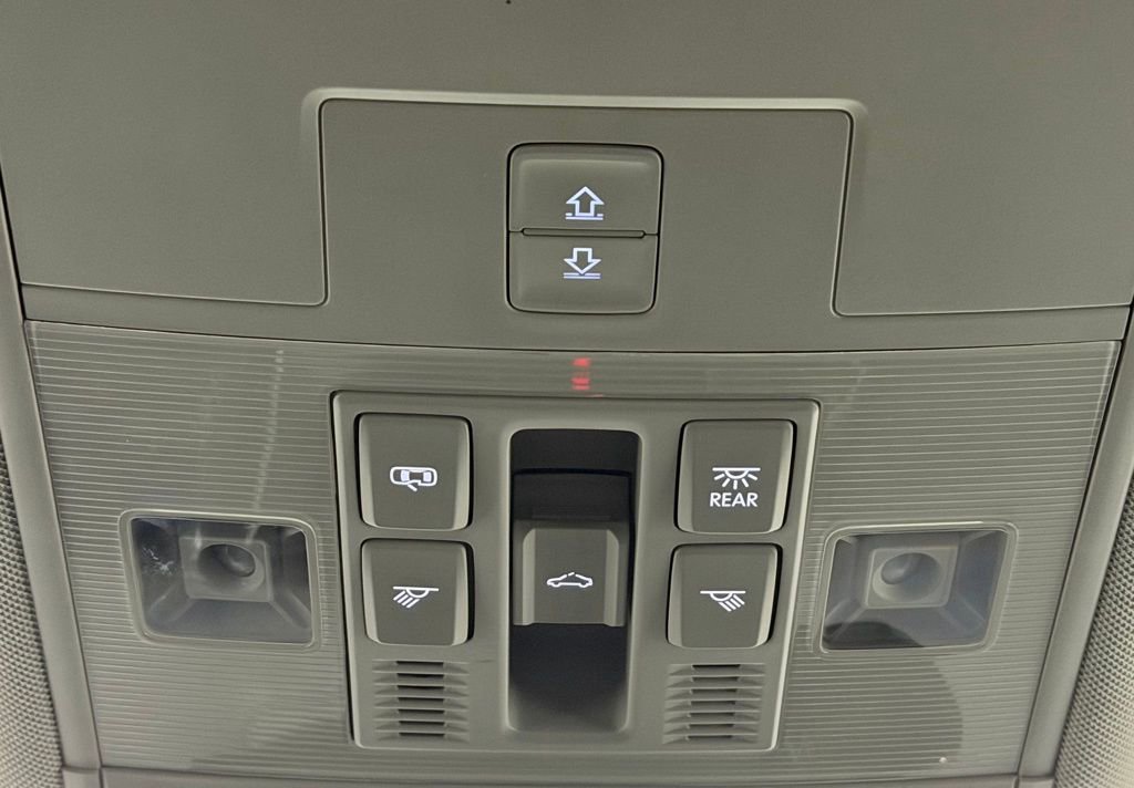 Used 2022 Volkswagen Tiguan SE w/ Panoramic Sunroof Package image 26