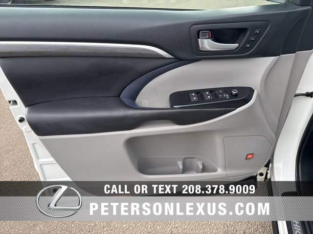 Used 2017 Toyota Highlander AWD V6 image 21