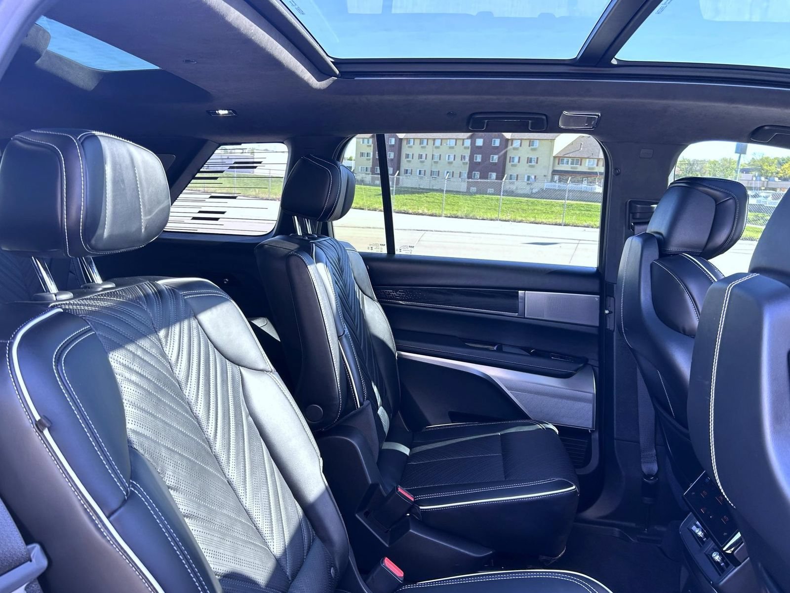 Certified 2026 Cadillac Vistiq Platinum AWD/4WD image 20