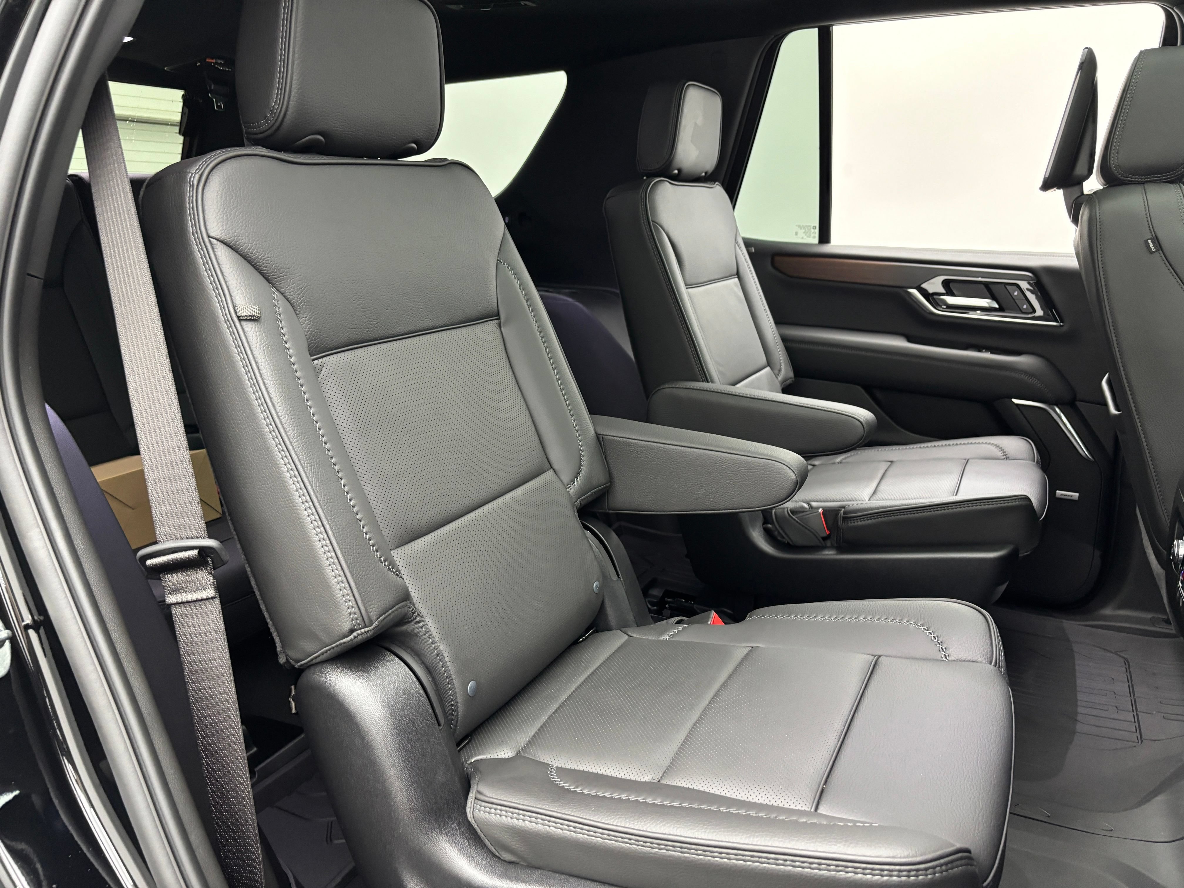 New 2026 GMC Yukon Denali w/ Denali Reserve Package AWD/4WD image 45