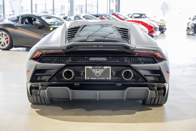 Used 2022 Lamborghini Huracan EVO RWD image 5