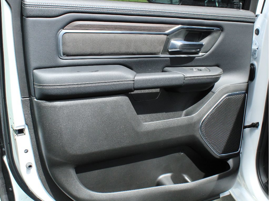 New 2026 RAM 1500 Laramie AWD/4WD image 32