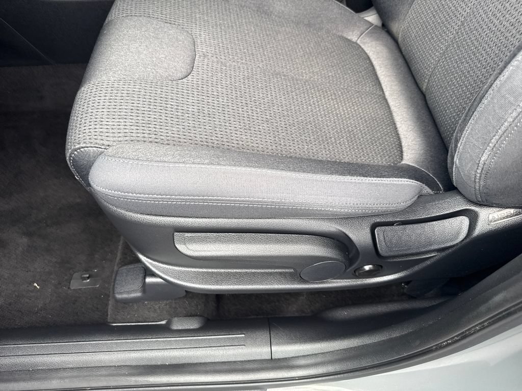 Used 2021 Hyundai Santa Fe SE AWD/4WD image 11