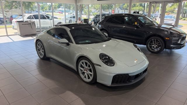Used 2026 Porsche 911 Carrera GTS RWD image 4