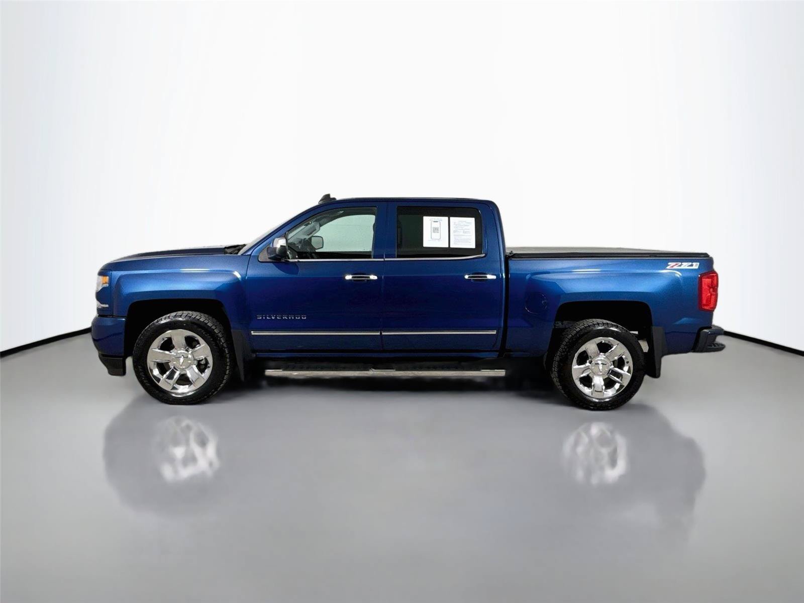Used 2017 Chevrolet Silverado 1500 LTZ Z71 w/ LTZ Plus Package AWD/4WD image 6