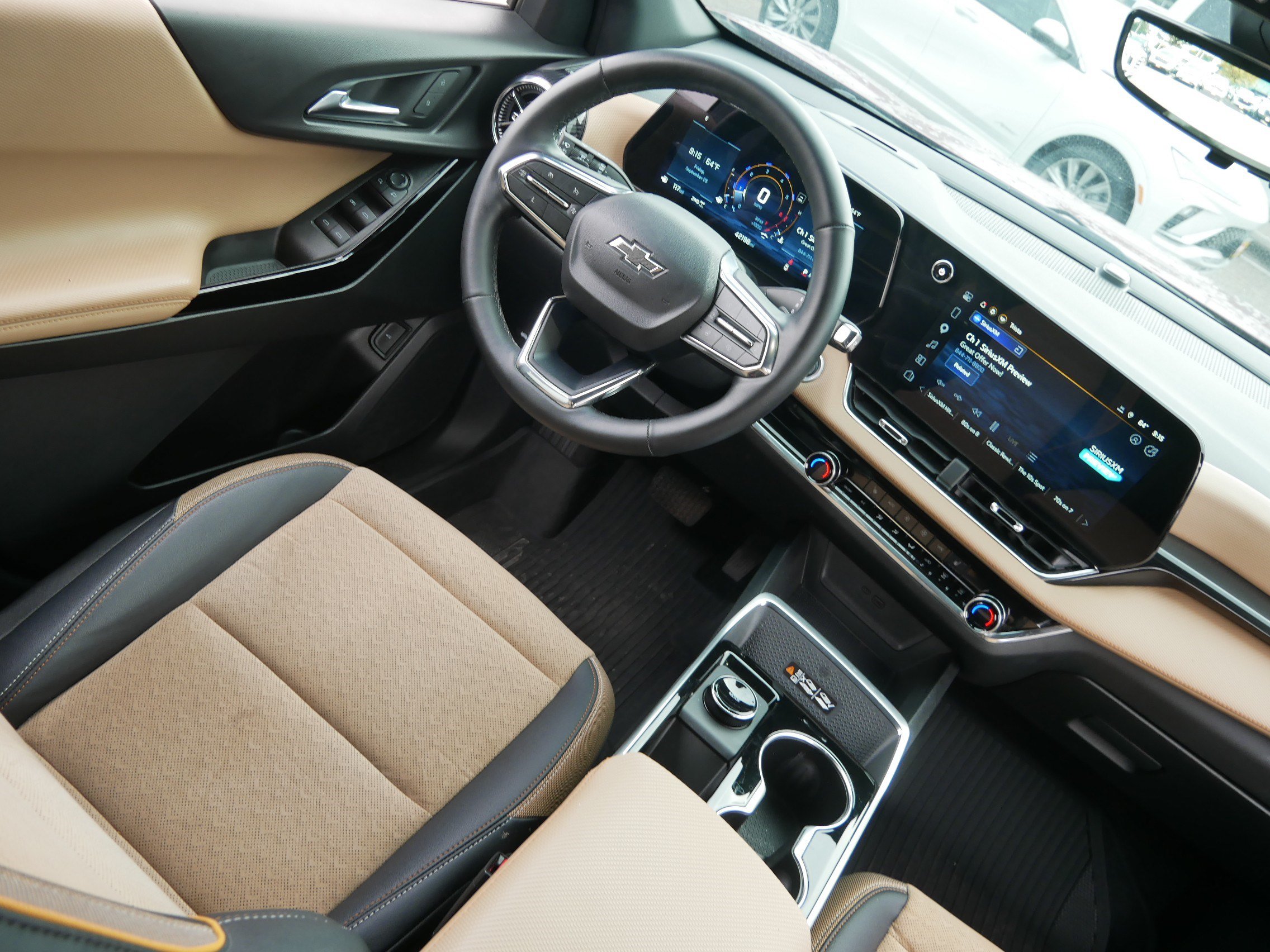 Used 2025 Chevrolet Equinox ACTIV w/ Safety and Technology Package AWD/4WD image 9