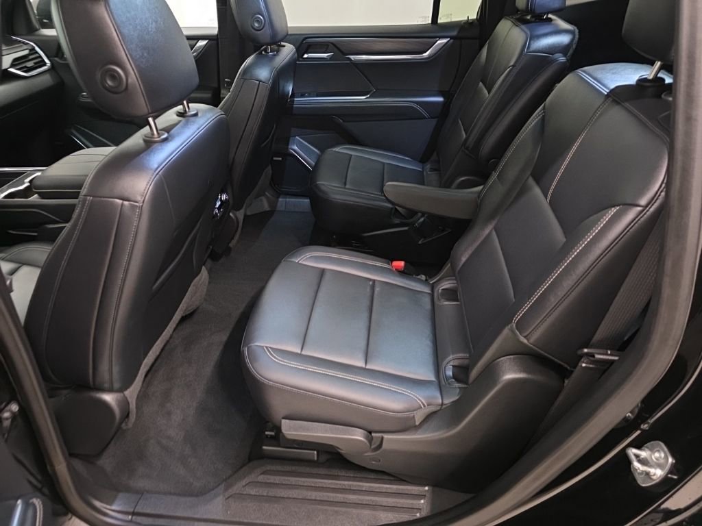 Used 2024 GMC Acadia Elevation AWD/4WD image 10