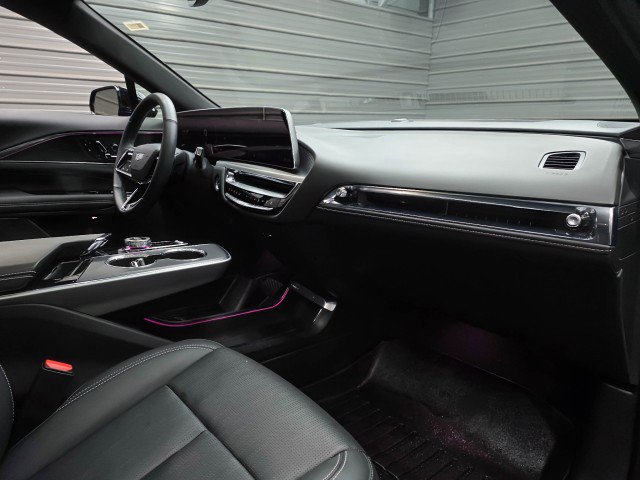 Used 2024 Cadillac Lyriq Sport AWD/4WD image 13