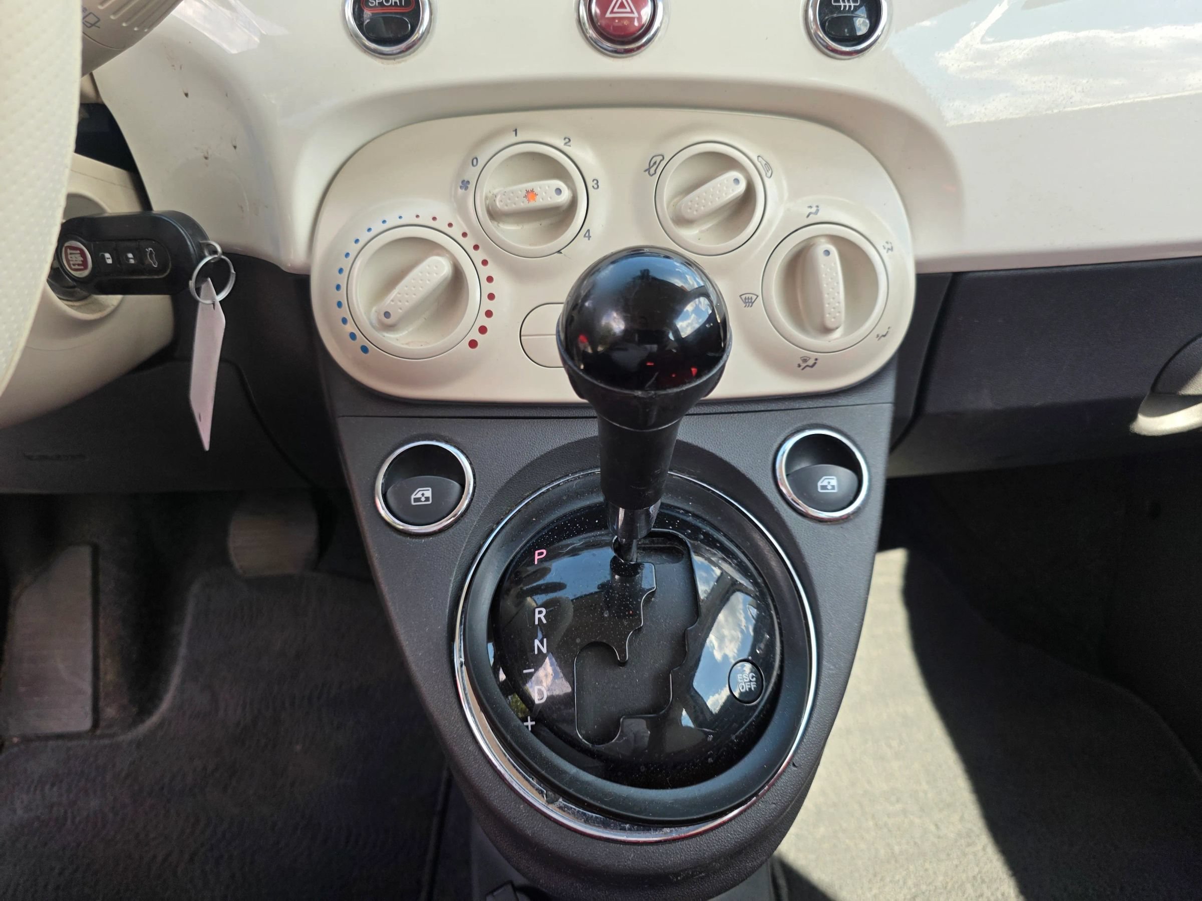 Used 2016 FIAT 500 Pop FWD image 13