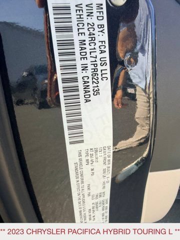 Used 2023 Chrysler Pacifica Touring-L FWD image 18