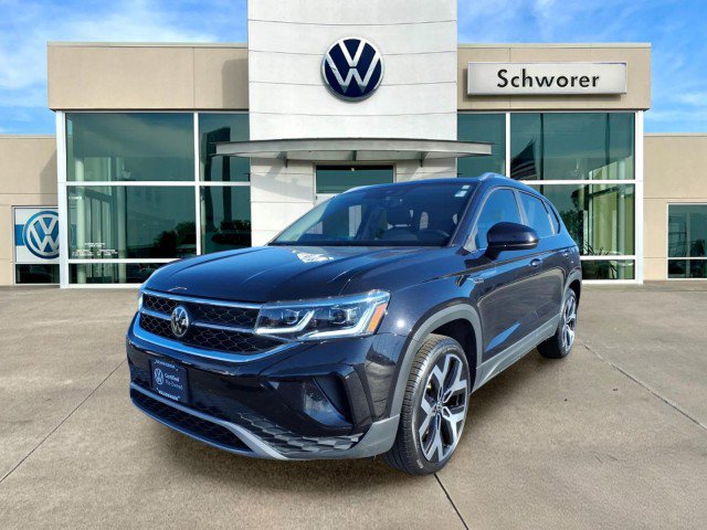 Certified 2023 Volkswagen Taos SEL image 9
