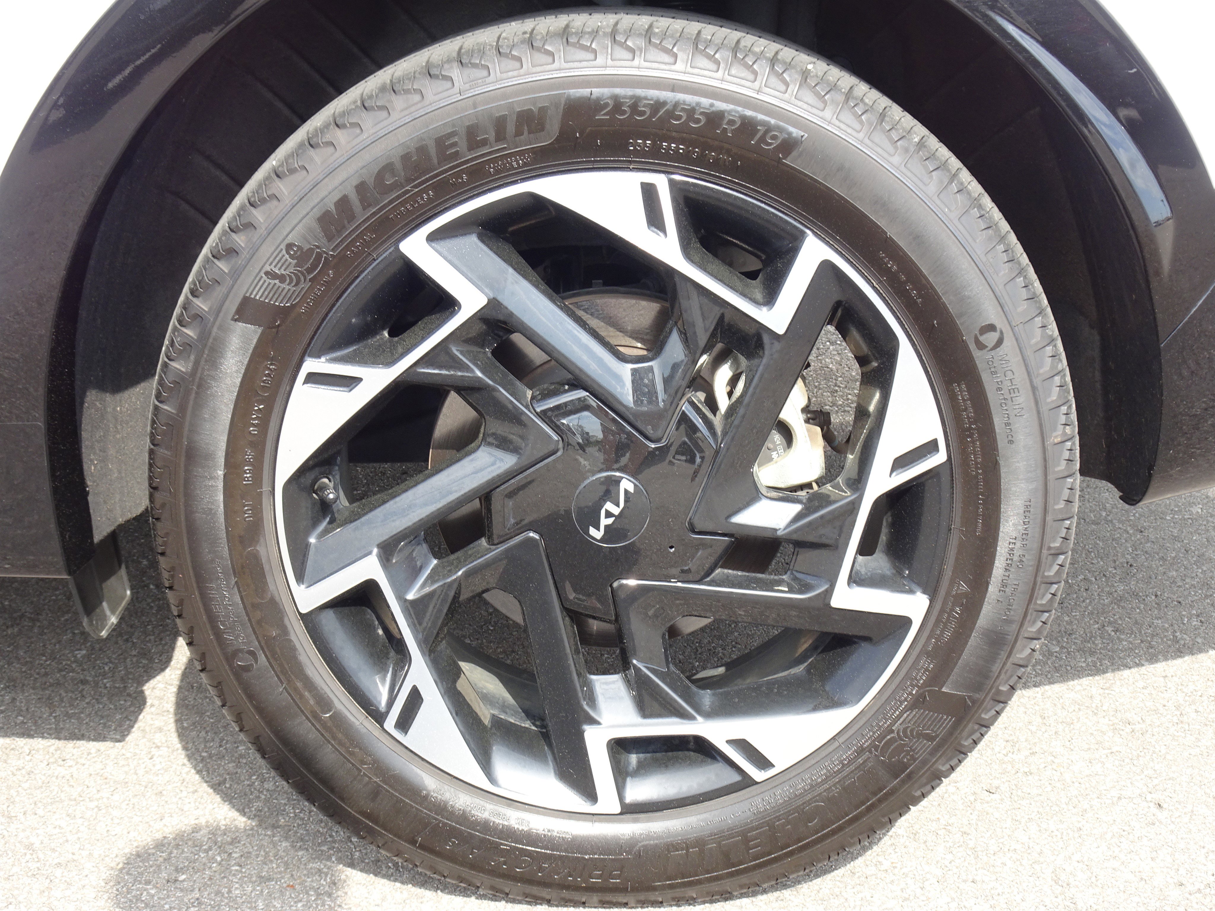 Used 2025 Kia Sportage SX image 31